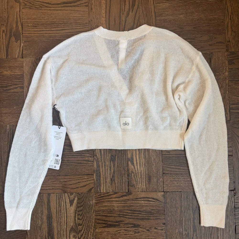 NWT Alo Sheer Cashmere Cropped Cardigan Size M - Picture 4 of 6